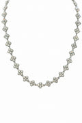 Collana Aka